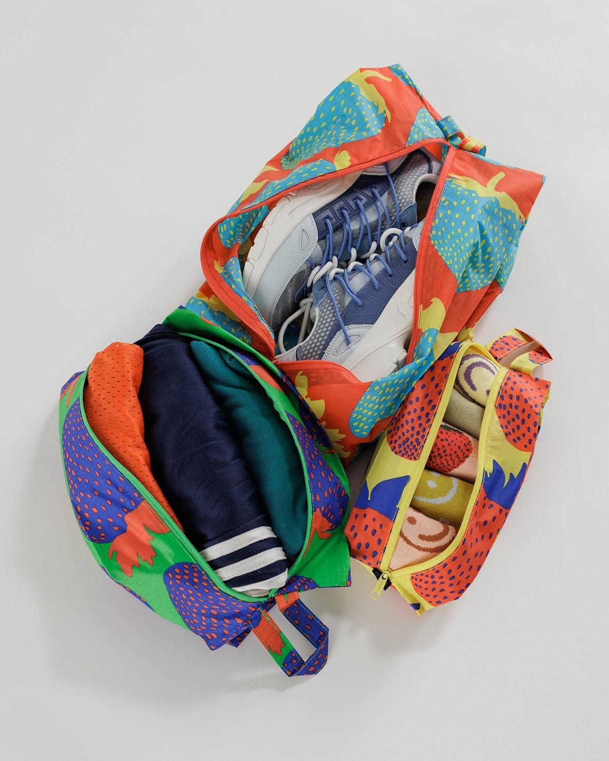 imageBAGGU 3D Zip Set Electric Strawberries